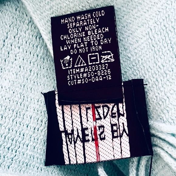 NWOT,Layers by Lizden Marvelush Fringe Light Blue Scarf,Never Worn! - Picture 5 of 5